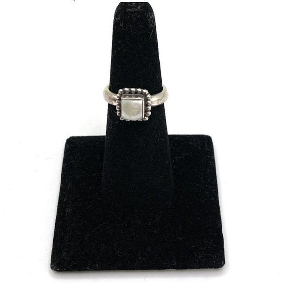 Silpada Sterling .925 Silver Button Frame Mother of Pearl Ring R1617 Size 8 - Picture 3 of 8